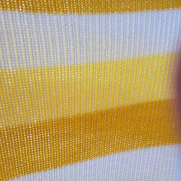 Divided HM Crop Turtleneck - Picture 2 of 3